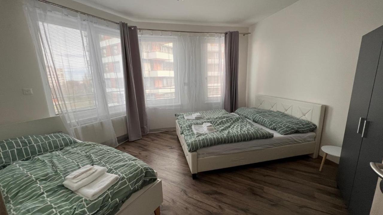 Air-Conditioned, 2 Room Apartment With Balcony, New Building Raca 布拉迪斯拉发 外观 照片