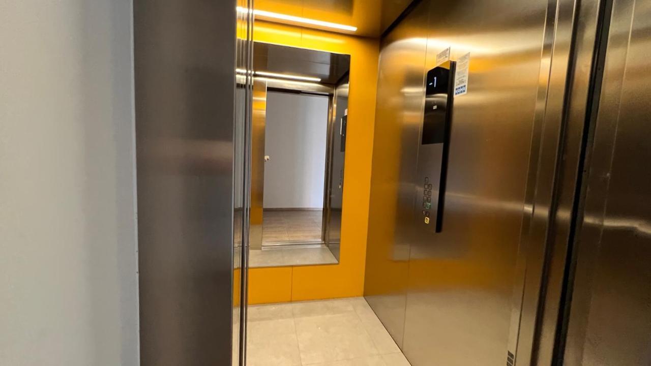 Air-Conditioned, 2 Room Apartment With Balcony, New Building Raca 布拉迪斯拉发 外观 照片