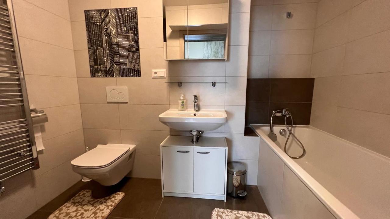 Air-Conditioned, 2 Room Apartment With Balcony, New Building Raca 布拉迪斯拉发 外观 照片